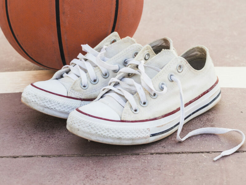 Astuces pour rendre vos baskets plus blanches - KUNZ Pressing