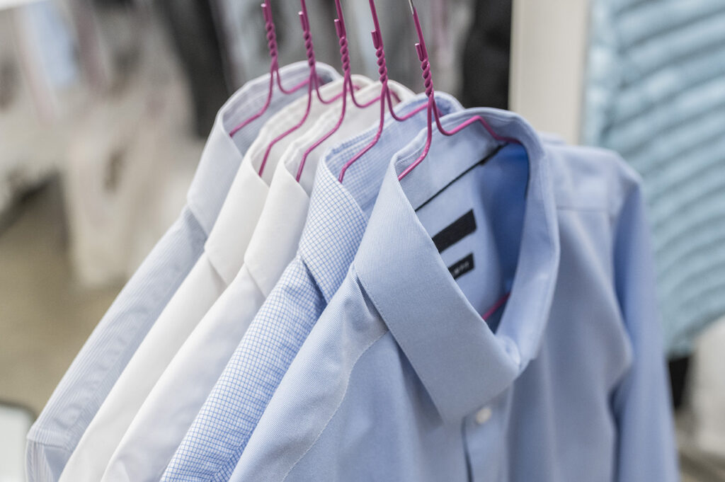 Nettoyage vêtement dans la boutique pressing à {ville}