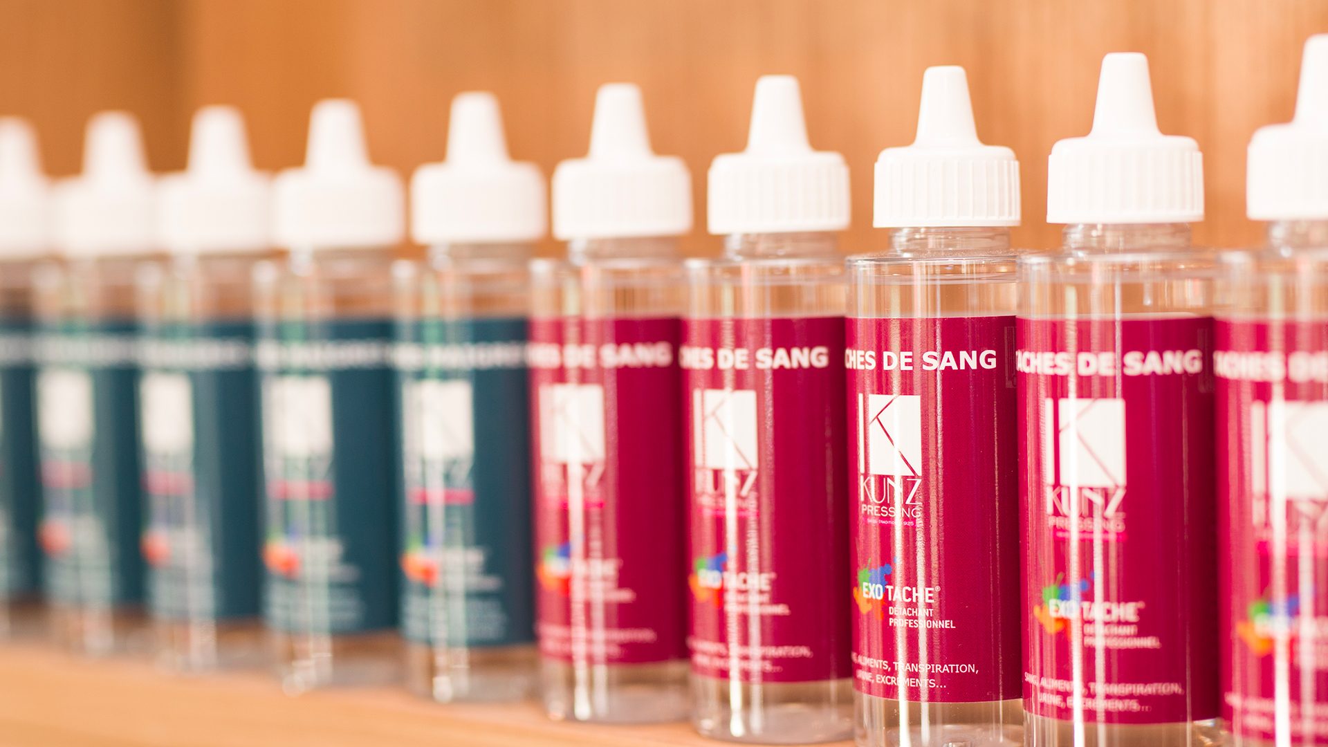 Différents produits utilisés dans le service de lavage pressing KUNZ Pressing